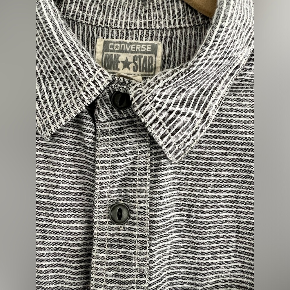 Converse Men’s small, gray stripe long sleeve shirt